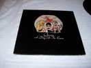 Queen - A Day At The Races LP Vinyl 1976 6E-101 Gatefold VINYL NM/VG+