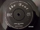 CLIVE AND NAOMI  -  OPEN THE DOOR  (SKA)  45