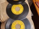 2 -elvis presley 45 rpm sun records, 1- Johnny Cash