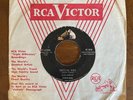 ELVIS PRESLEY - 1955 THAT'S ALL RIGHT / BLUE MOON OF KENTUCKY 45 rpm 7''