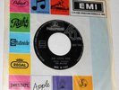 THE BEATLES            ---- she loves you    -----  QMSP 16347