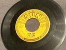 SUN 187 - Little Juniors Blue Flames  - Feelin Good / Fussin  45 rpm Heavy Wear