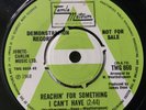 MARVELETTES - REACHIN' FOR SOMETHING / MY BABY MUST BE A MAGICIAN -UK MISPRESS