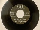 The Castle-Tones 1959 DOO WOP 45 We Met At A Dance RIFT Original Mint- HEAR