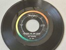 Northern Sweet Soul 45 Aki Aleong - Giving Up On Love/Love Is Funny * Vee Jay