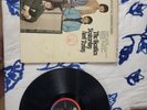 The Beatles “Yesterday and Today” vinyl ST-2553 Capitol Rainbow Label VG+ Trunk