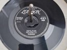 THE COASTERS YOUNG BLOOD / SEARCHIN / young BLOOD  7 INCH VINYL 45-hl-e 8450