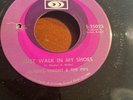 Gladys Knight And The Pips -Just Walk In My Shoes Soul S-35023 Vinyl 45