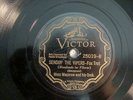 78 : VICTOR 25019-MEZZ MEZZROW  -APOLOGIES  / SENDIN' THE VIPERS  - E+/E