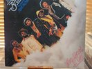 The Isley Brothers, The Heat Is On, 1975 1st T-Neck Stereo, Gatefold, VG+/VG