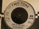 2TONE/SKA-THE BODYSNATCHERS-PEOPLE DO ROCK STEADY-UK 2 TONE SILVER 45 MISPRESS