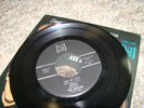 RARE VEE JAY BLACK LABEL ORIGINAL 1964 THE BEATLES SOUVENIR VISIT 7