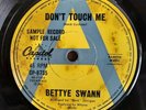 BETTYE SWANN Don't Touch Me / Closed For Season - Oz 1969 CAPITOL Promo  Soul 45