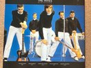 The Hives - Main Offender 7