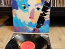 1985 The Outfield – Play Deep Vinyl Record LP – FC 40027 – EX/VG+