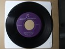 45RPM  DUETO AZTECA  QUE CULPA TENGO/DEJAME QUE TE BESE    USED