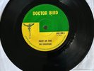 THE SENSATIONS LONELY LOVER /RIGHT ON TIME DOCTOR BIRD DB1100 VG+/VG++ PLAYS EX+
