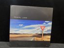 PEARL JAM yield 1998 1ST PRESS U.S. DIE-CUT COVER EPIC