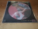 RARE PICTURE D1SC 1970s MINT-EXC SEALED Linda Ronstadt Living In The USA 401LP33