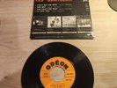 Très RARE EP Des Beatles FRANCE SOE 3750 CAN T BUY ME LOVE TYPE 3