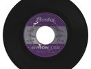BYRON LEE  & DRAGONAIRES / BATA CHA CHA CHA / TONY GREGORY / FIESTA TWIST / 7''