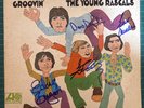 The Young Rascals Groovin’ Lp Fully Signed By Whole Band Signed / Autographed LP