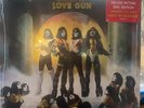KISS-LOVE GUN 45TH ANNIV. (SEALED) SUPER LIMITED DELUXE PICTURE DISC/PAPER GUN