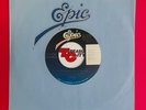 Oasis  45 VG+ WONDERWALL(album version) b/w Round Are Way  Epic 1995 Ultrasonic